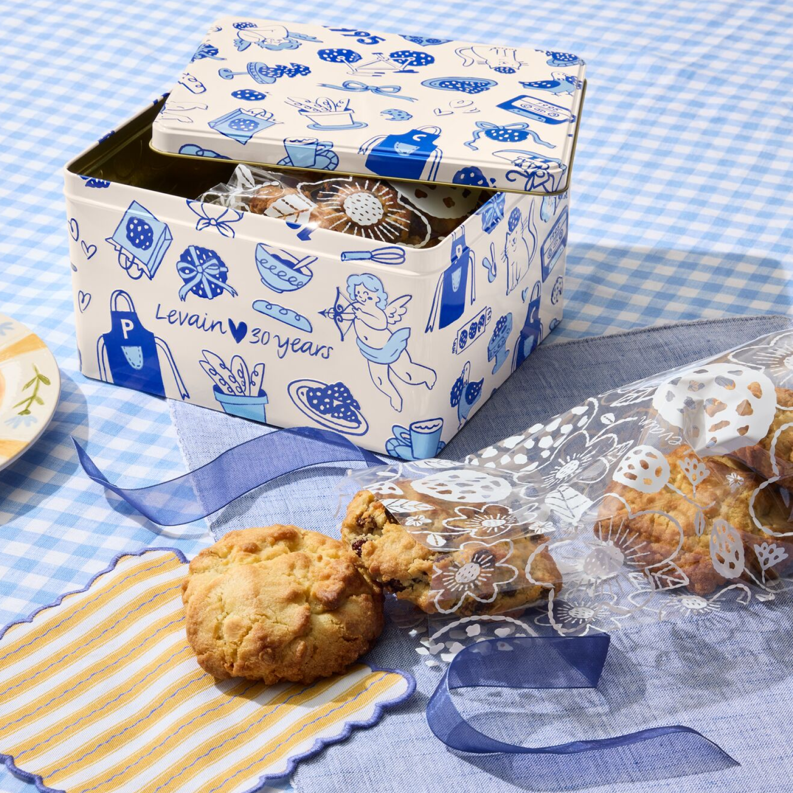 Mother's Day Cookie Tin Bundle - Levain Bakery