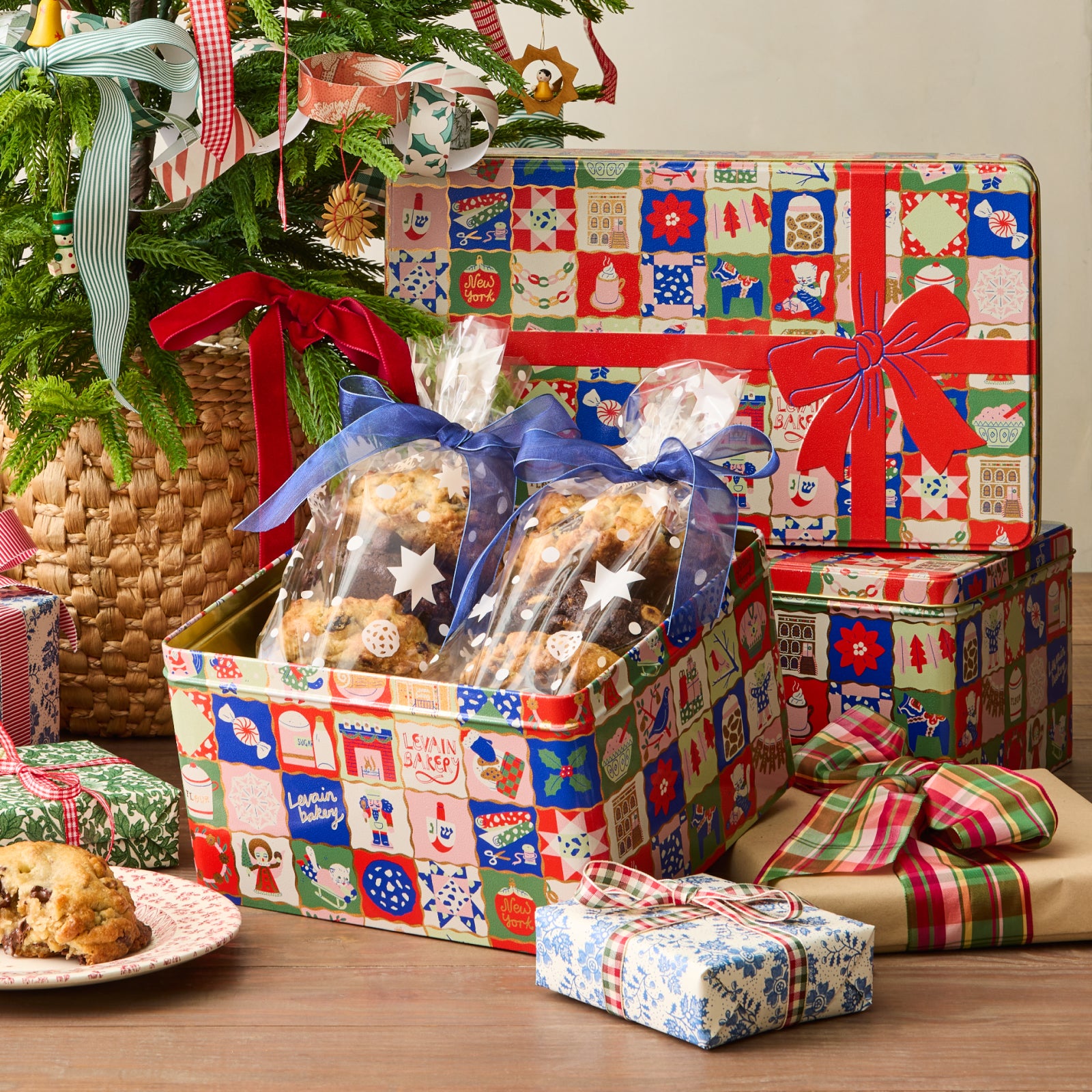 Holiday Tin Cookie Gift Set - Levain Bakery